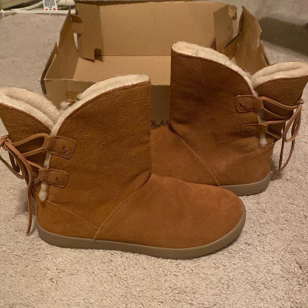 Koolaburra by Ugg Shari short size 6